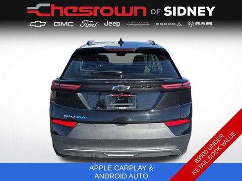 Used 2022 Chevrolet Bolt EUV LT w/ Comfort Package image 3