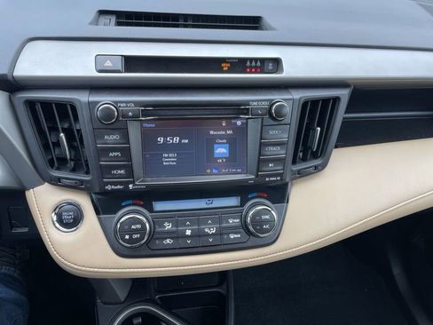 Used 2018 Toyota RAV4 XLE image 18