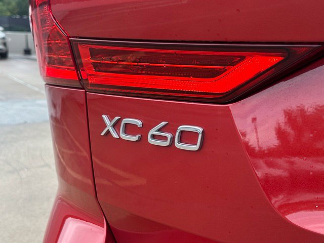Certified 2025 Volvo XC60 B5 Ultra AWD/4WD image 37