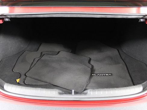 Used 2023 Hyundai Elantra Limited FWD image 16