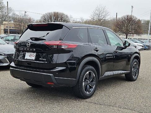 Certified 2024 Nissan Rogue SV AWD/4WD image 8