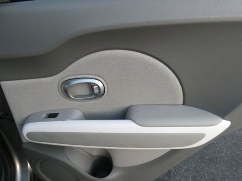 Used 2018 Kia Soul EV image 35