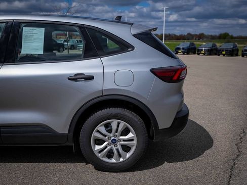 Used 2023 Ford Escape AWD image 12