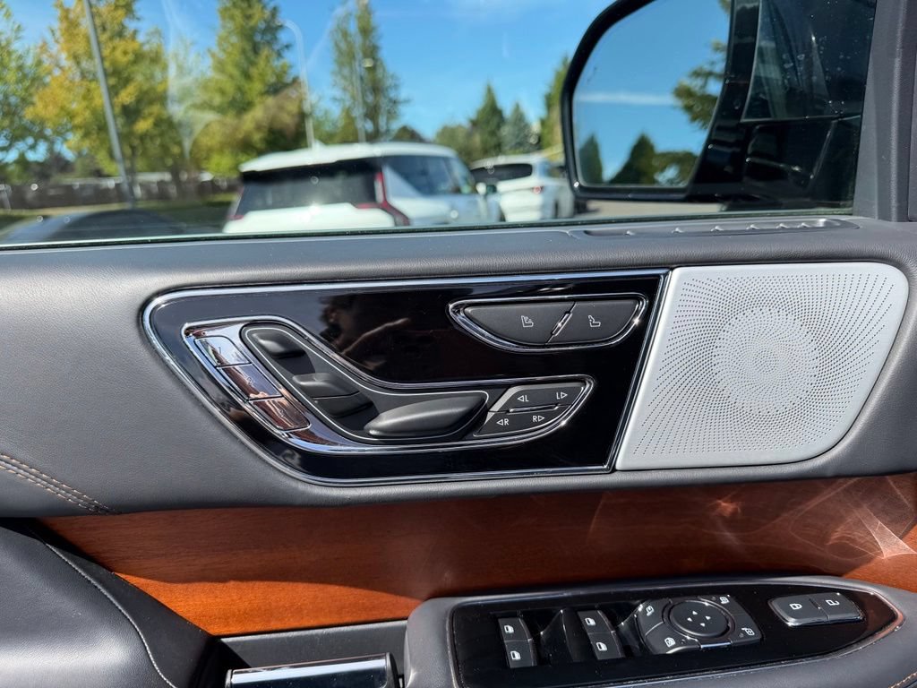 Used 2024 Lincoln Navigator Black Label AWD/4WD image 12