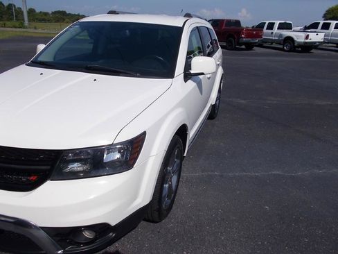 Used 2017 Dodge Journey Crossroad w/ Popular Equipment Group FWD image 8