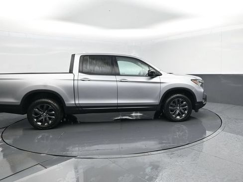 Used 2022 Honda Ridgeline Sport image 4