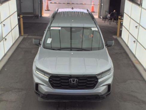 Used 2025 Honda Pilot Sport image 2