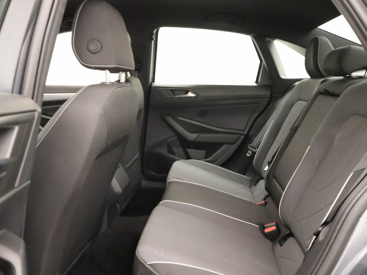 Certified 2025 Volkswagen Jetta Sport FWD image 17