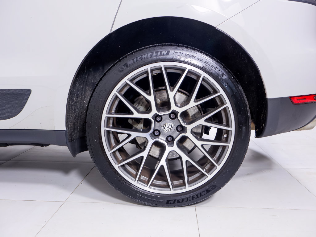 Certified 2021 Porsche Macan S AWD/4WD image 36