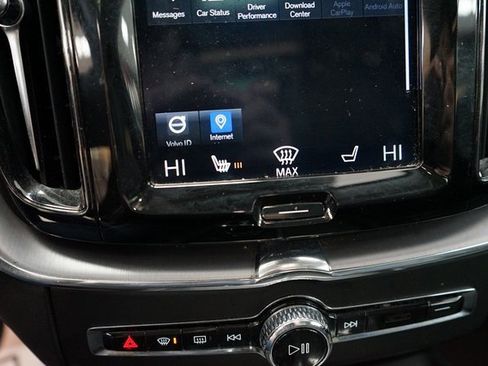 Used 2020 Volvo XC60 T5 Momentum image 38