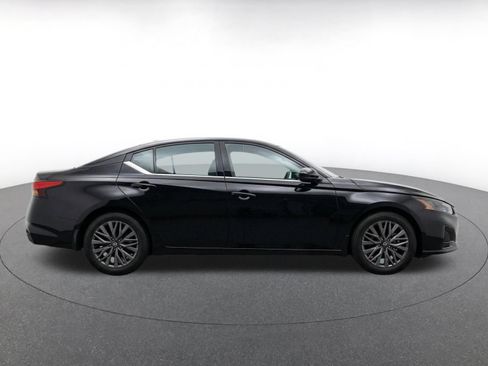 Used 2026 Nissan Altima 2.5 SV FWD image 13