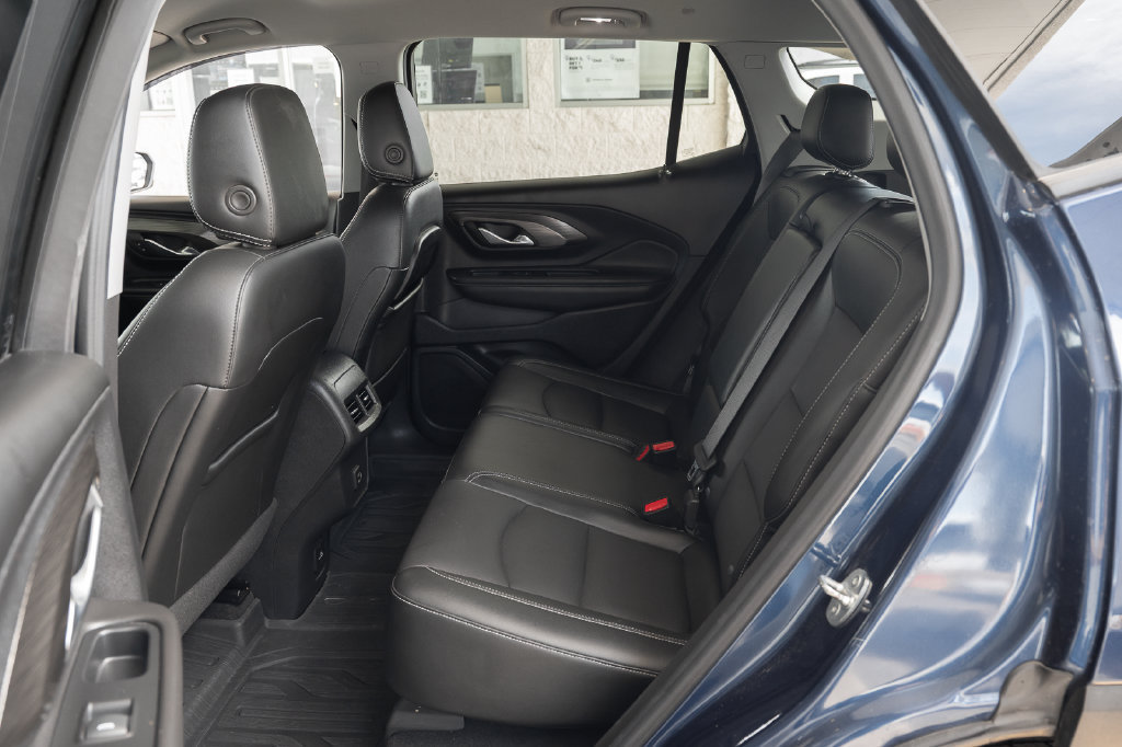 Used 2023 GMC Terrain SLT AWD/4WD image 37