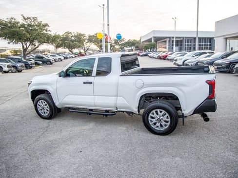 Used 2024 Toyota Tacoma SR image 10