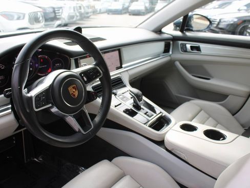 Used 2018 Porsche Panamera 4S image 21