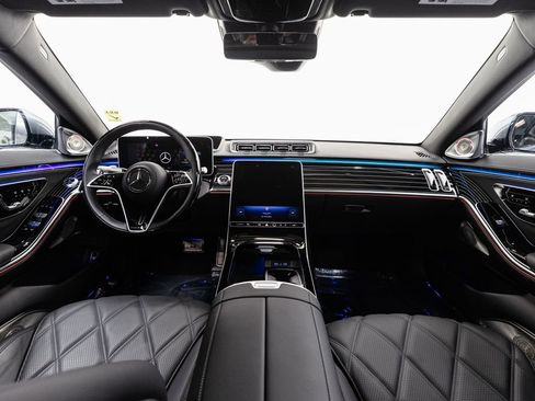 Certified 2024 Mercedes-Benz Maybach S 580 4MATIC image 28