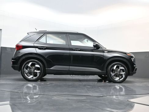 Certified 2025 Hyundai Venue SEL image 24