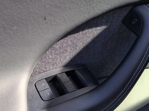 Used 2022 Tesla Model X image 5