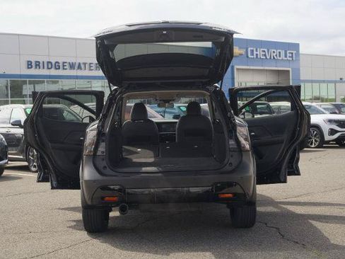Used 2025 Nissan Kicks SR AWD/4WD image 10