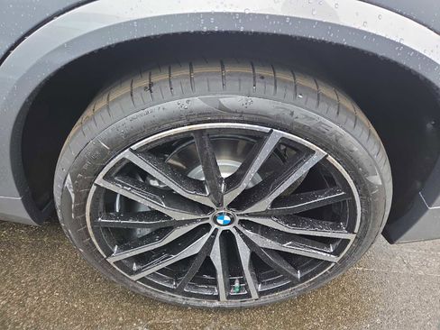 New 2026 BMW X5 xDrive40i w/ Executive Package image 8