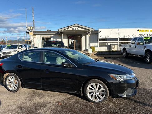 Used 2017 Acura ILX FWD image 2
