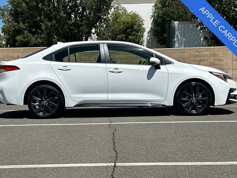 Used 2026 Toyota Corolla SE w/ SE Premium Package FWD image 3