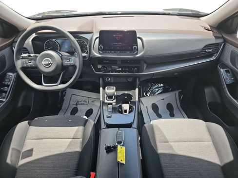 Used 2023 Nissan Rogue SV FWD image 10