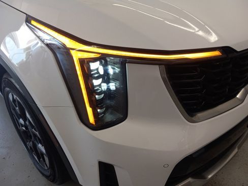 Used 2024 Kia Sorento S FWD image 5