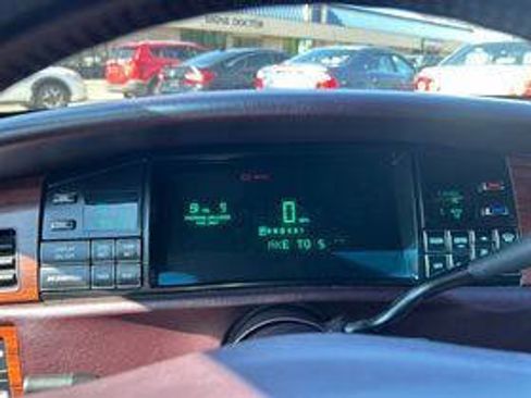 Used 1995 Cadillac De Ville Sedan FWD image 11