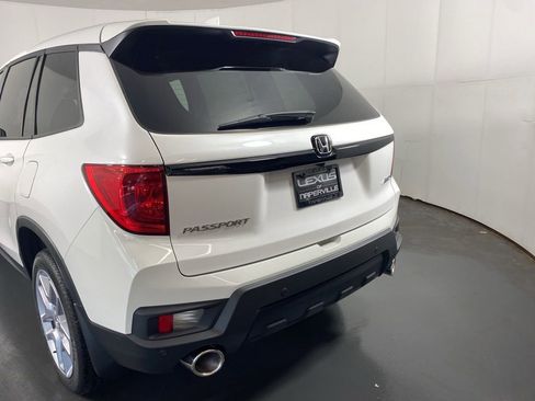 Used 2024 Honda Passport EX-L image 9