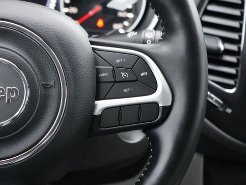 Used 2018 Jeep Compass Latitude w/ Cold Weather Group AWD/4WD image 15
