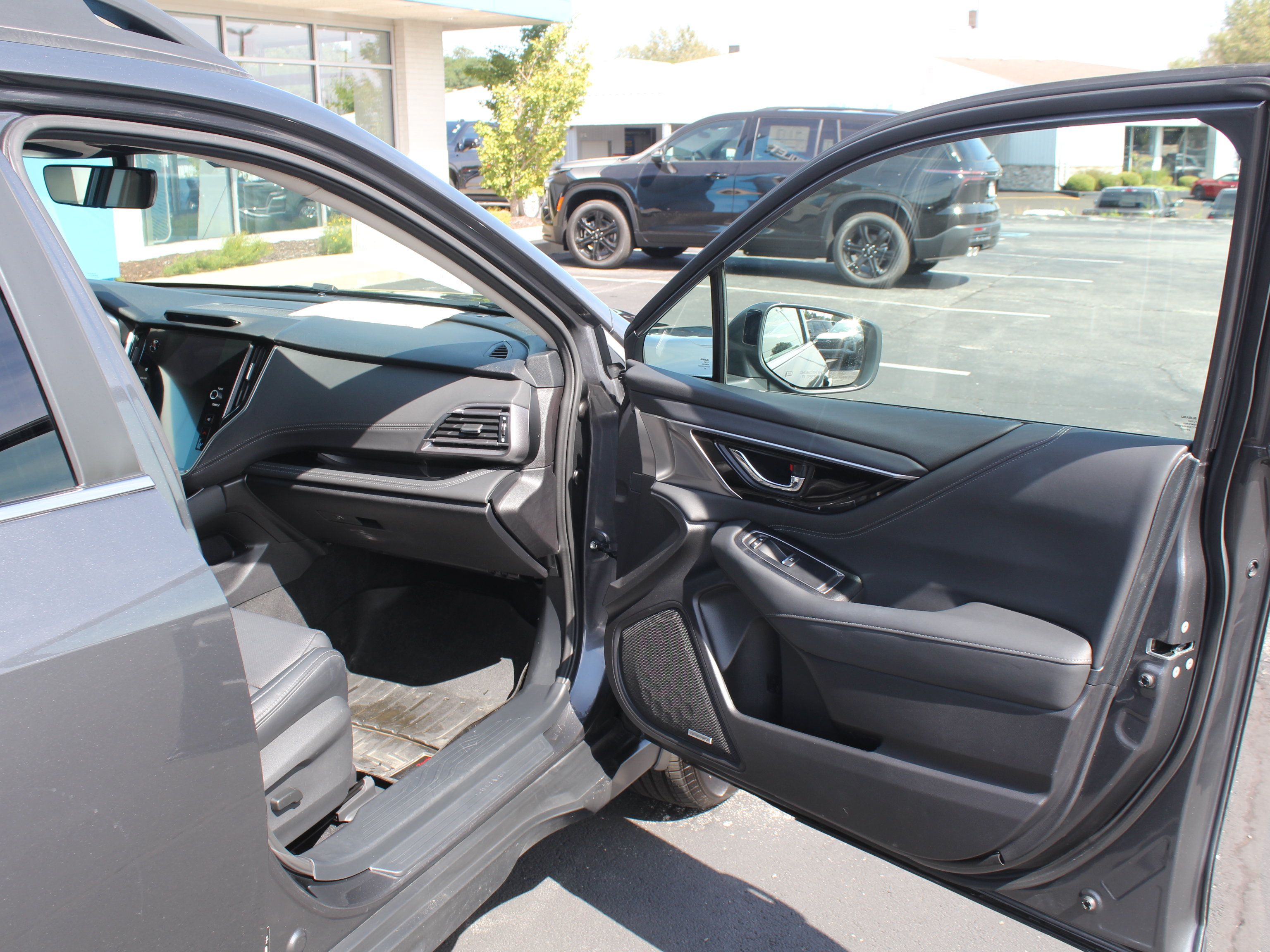 Used 2025 Subaru Outback Limited XT AWD/4WD image 30