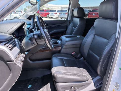 Used 2019 GMC Yukon XL SLT w/ Open Road Package AWD/4WD image 17