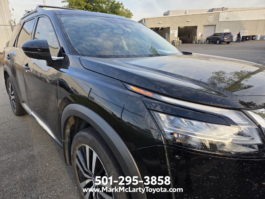 Used 2023 Nissan Pathfinder Platinum FWD image 9