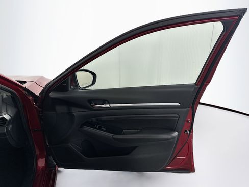 Used 2023 Nissan Altima 2.5 SV w/ SV Premium Package image 30