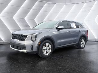 Used 2025 Kia Sorento LX video 1