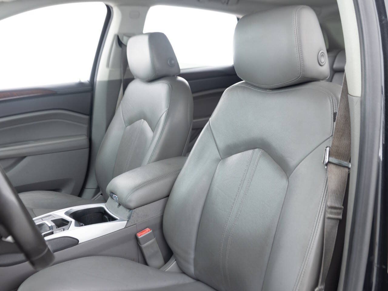 Used 2011 Cadillac SRX Luxury FWD image 24