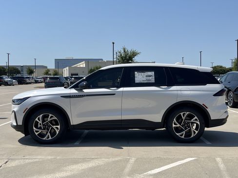 New 2025 Lincoln Nautilus Premier w/ Jet Appearance Package image 4