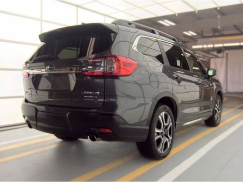 Used 2024 Subaru Ascent Limited AWD/4WD image 2
