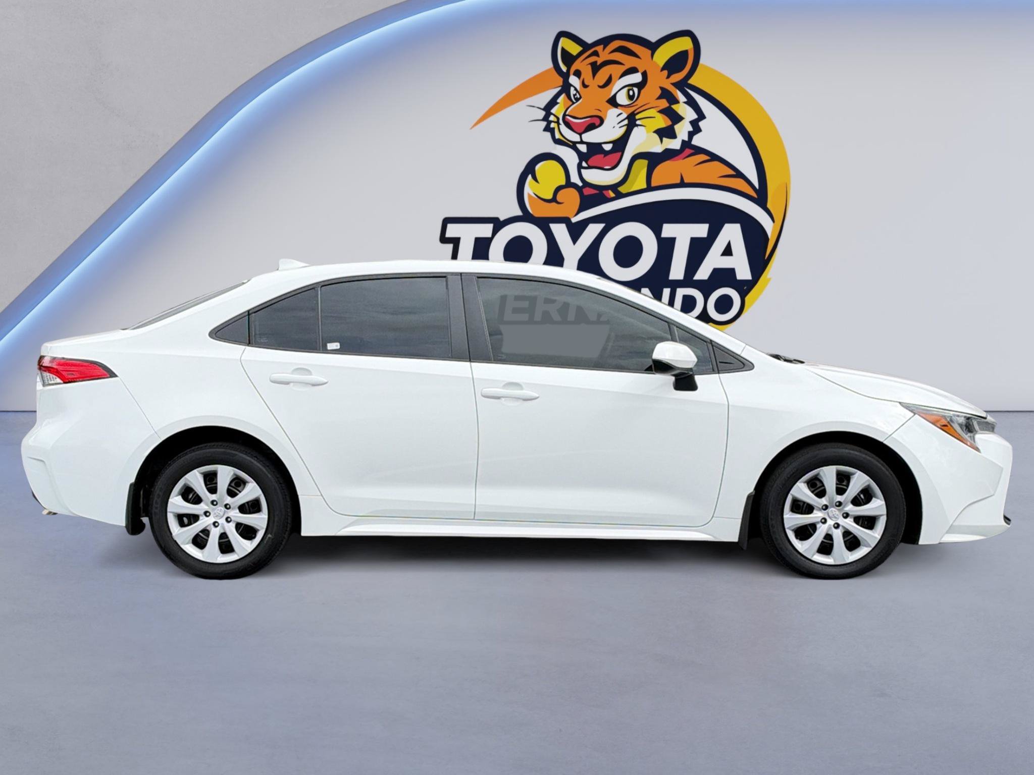 Used 2024 Toyota Corolla LE FWD image 4