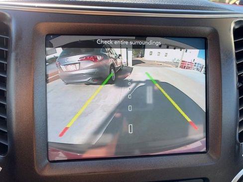 Used 2021 Jeep Cherokee Trailhawk image 19