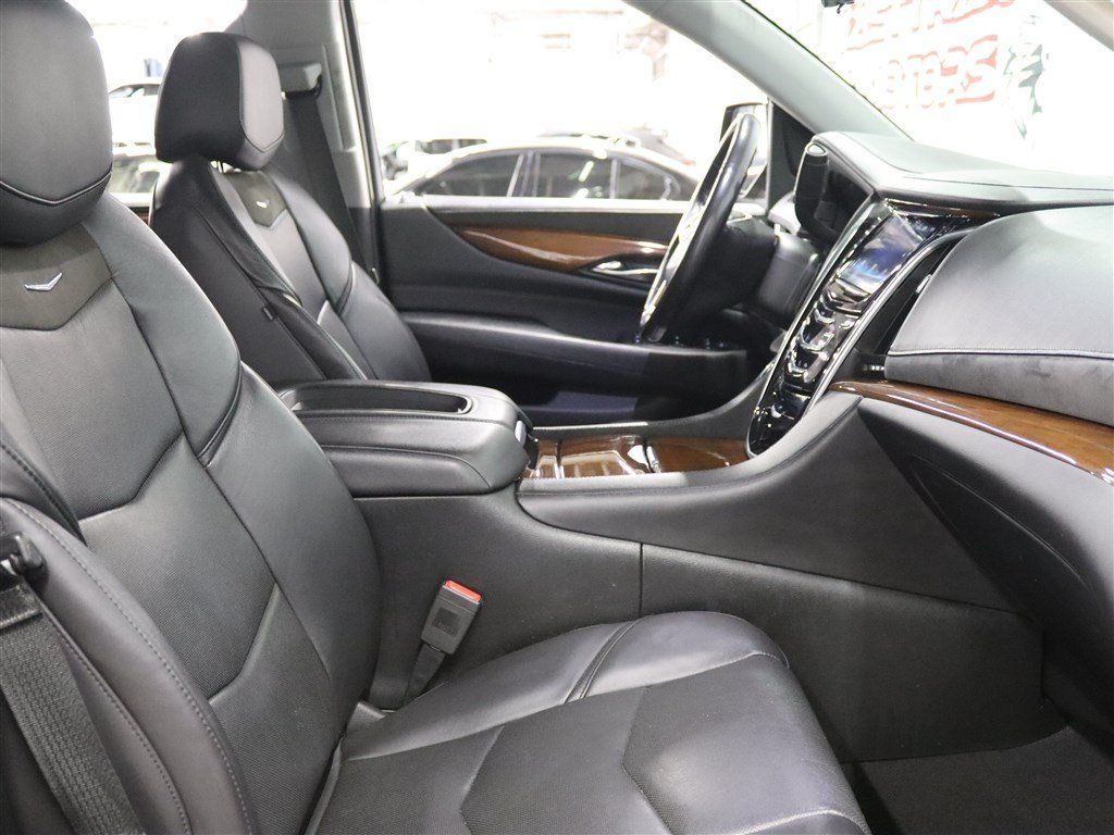 Used 2019 Cadillac Escalade Premium Luxury AWD/4WD image 20
