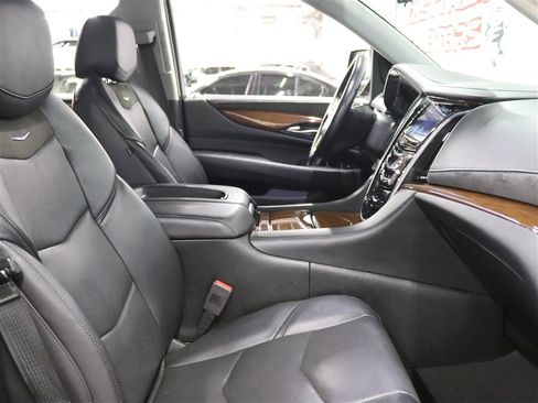 Used 2019 Cadillac Escalade Premium Luxury image 20