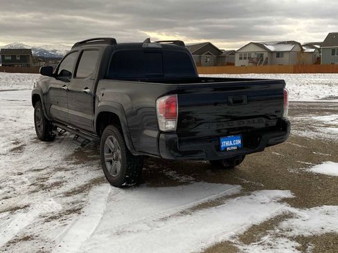 Used 2017 Toyota Tacoma Limited w/ Tow Package image 11