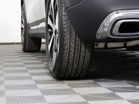 New 2025 Mercedes-Benz GLA 250 4MATIC image 12