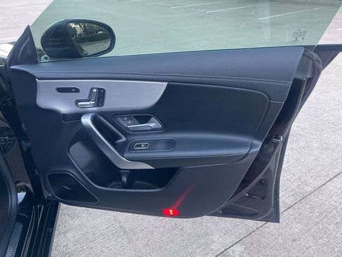Used 2021 Mercedes-Benz CLA 250 w/ Premium Package image 20