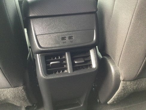Used 2026 Chevrolet Equinox LT FWD image 12