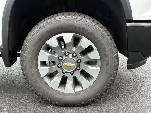 New 2026 Chevrolet Silverado 2500 Custom w/ Custom Value Package AWD/4WD image 6