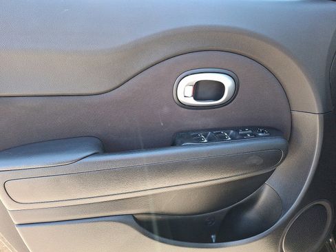 Used 2018 Kia Soul image 11