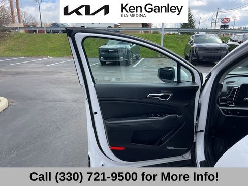Certified 2024 Kia Sportage EX image 26