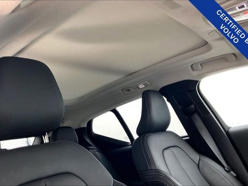 Certified 2025 Volvo XC40 B5 Core image 22